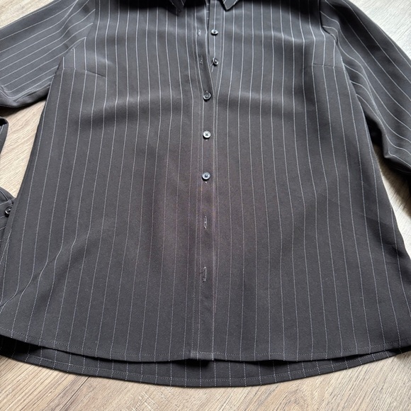 Express Black Striped Portofino Women's Button Up Shirt - Size Small - Picture 6 of 9